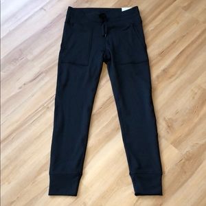 Aerie Black leggings with drawstring and pockets!